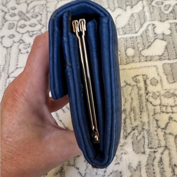 Beautiful blue faux leather wallet new with tags - Picture 7 of 8